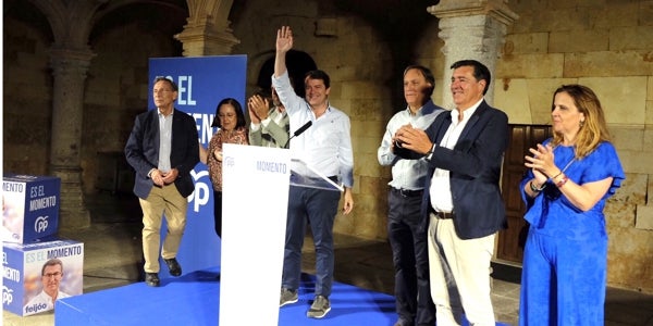 «Es el momento de mandar a Sánchez a la página de la historia»