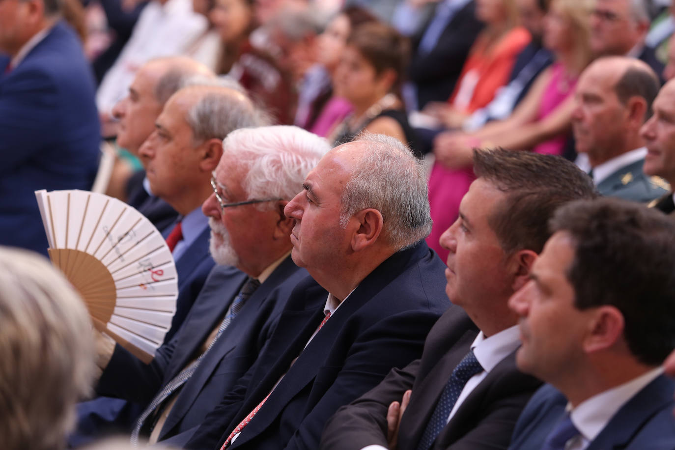 La toma de posesión de Emiliano García-Page como presidente de Castilla-La Mancha, en imágenes