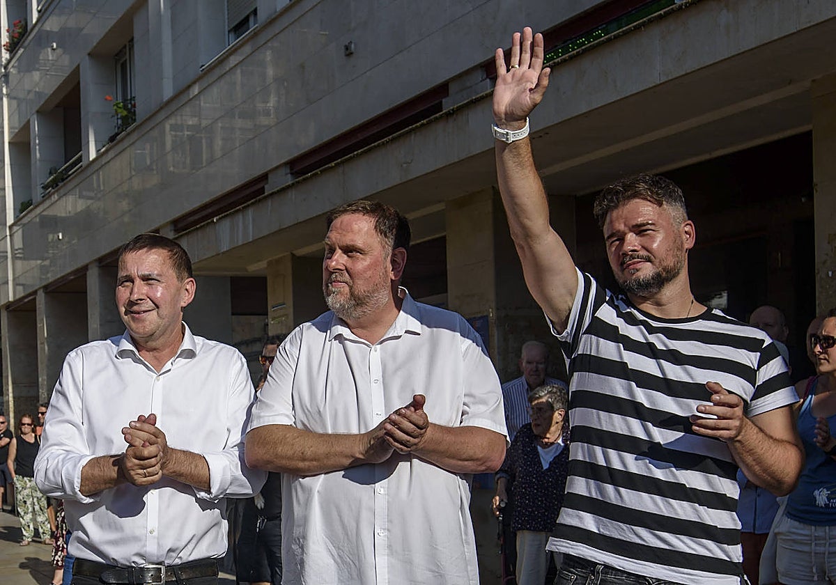 Arnaldo Otegi, Oriol Junqueras y Gabriel Rufián protagonizan un acto conjunto en Durango
