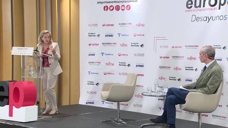 Calviño destaca la "marrullería" de Feijóo y cuestiona el programa económico del Partido Popular