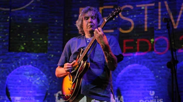 John Etheridge durante la presentación del festival