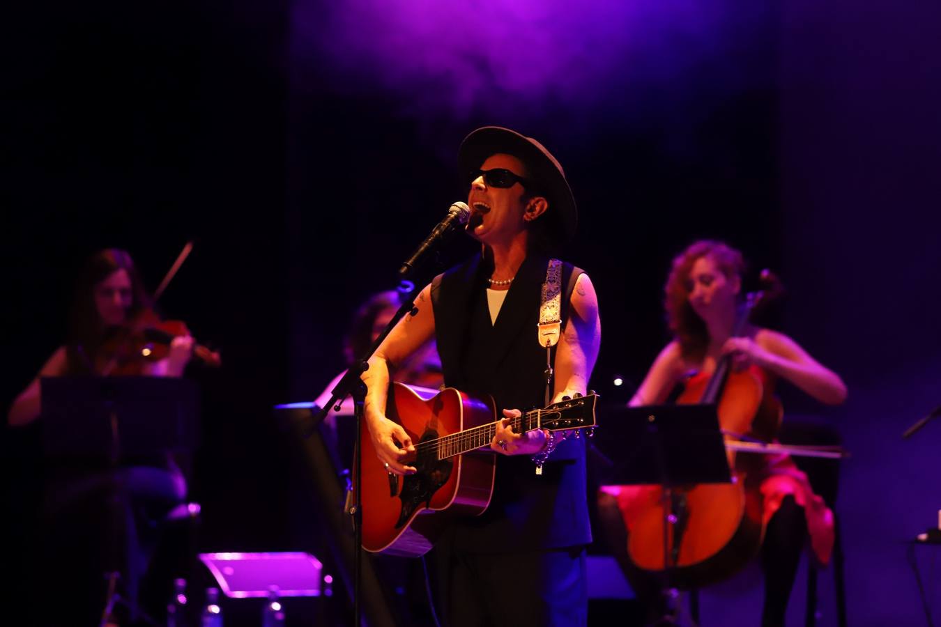 Coti llena el Gran Teatro con sus grandes temas y la fusión en su música