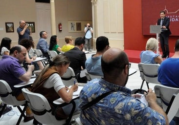 Valverde cede dos vicepresidencias a Vox y diluye Memoria Histórica por 'Recuperación de Toda la Memoria'