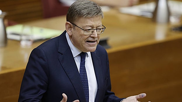 Imagen de Ximo Puig durante su intervención este jueves en el pleno de investidura en las Cortes Valencianas
