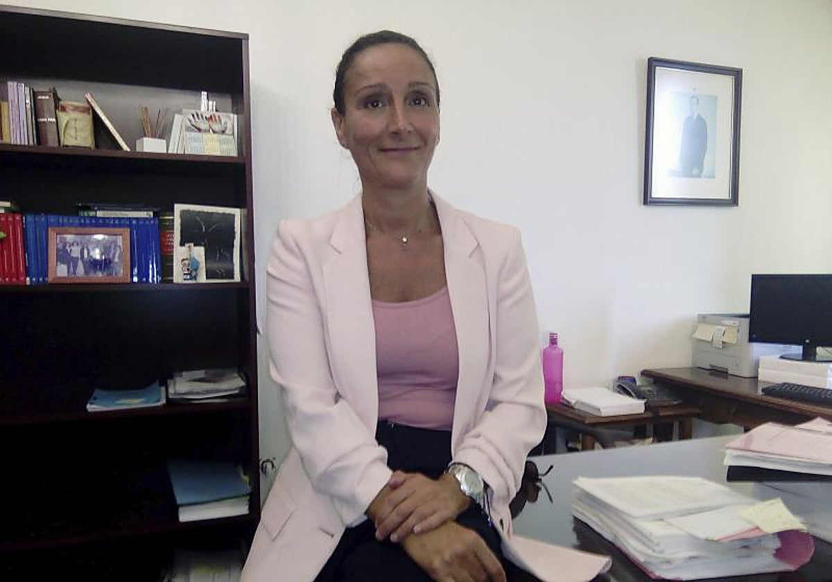 La anterior juez instructora del caso de los ERE, María Núñez Bolaños, en su despacho