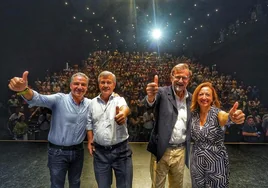 Rajoy desde Estepona: «El que quiera cambiar que vote a Feijóo, y el que no, al Frankenstein»