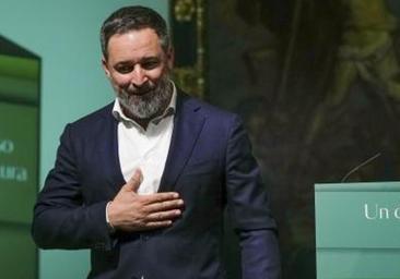 El PSOE criminaliza a Vox, pero ganó seis alcaldías con sus votos