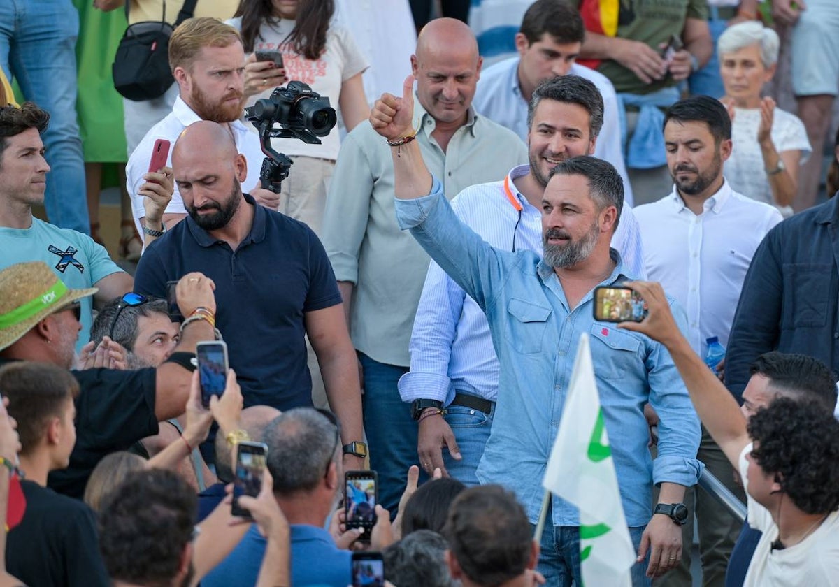 Santiago abascal sin online camiseta