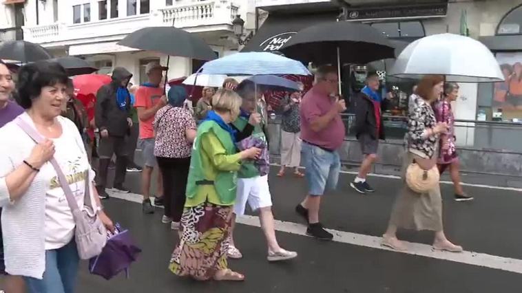 Los pensionistas vascos se manifiestan en Donosti por el aumento de las pensiones