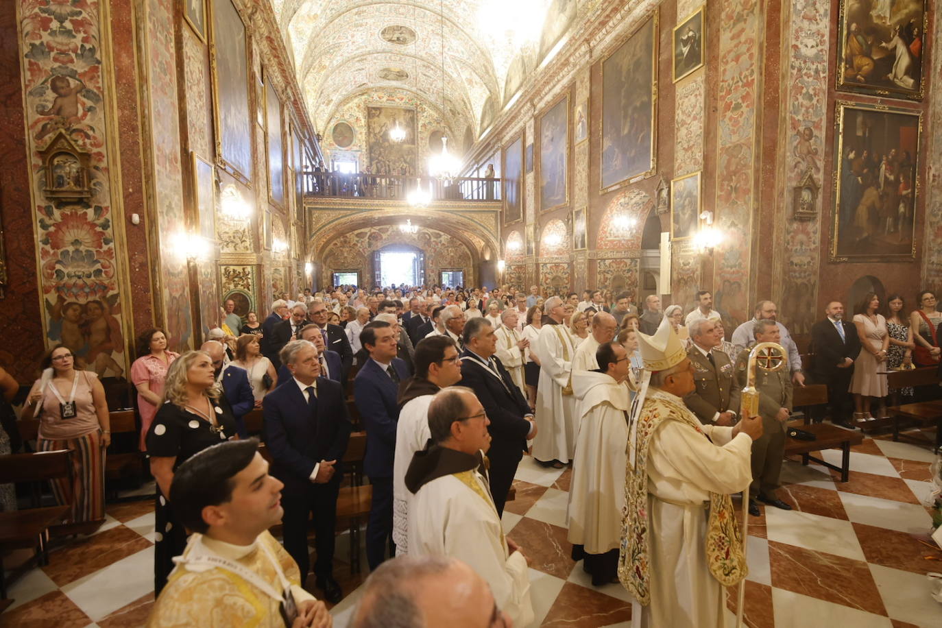 La Virgen del Carmen de San Cayetano de Córdoba siembra la alegría, en imágenes