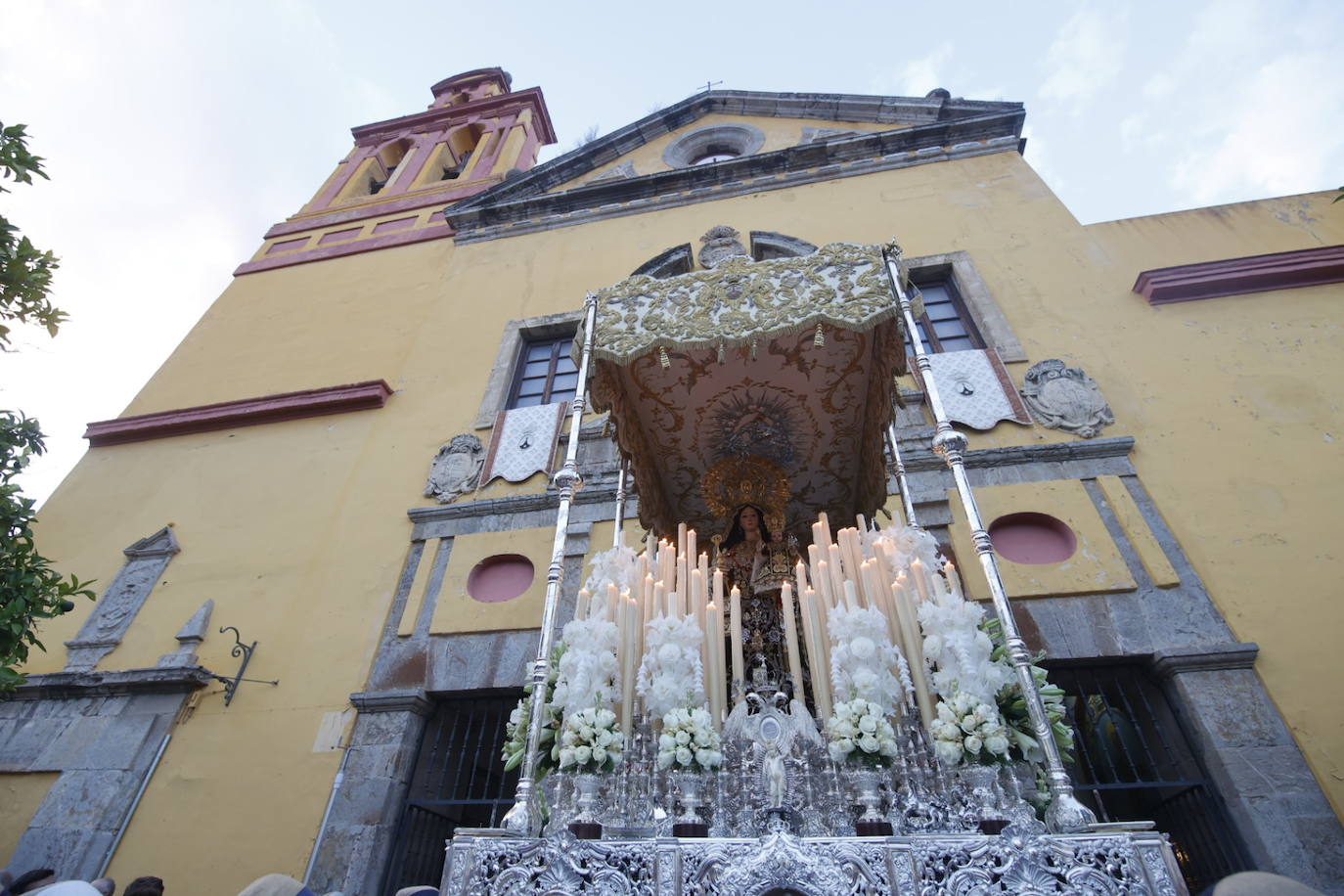 La Virgen del Carmen de San Cayetano de Córdoba siembra la alegría, en imágenes