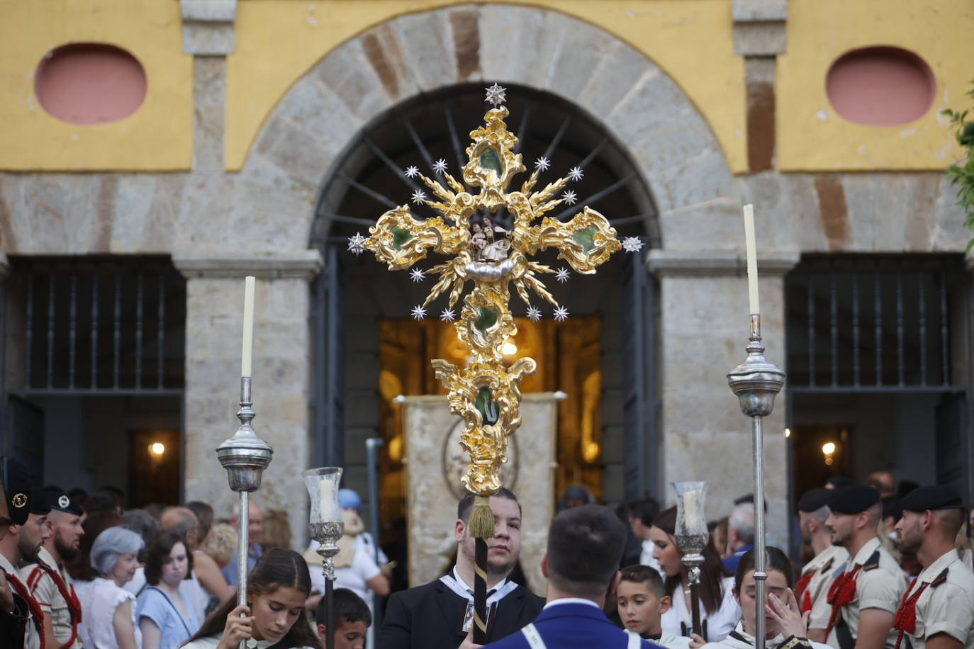 La Virgen del Carmen de San Cayetano de Córdoba siembra la alegría, en imágenes