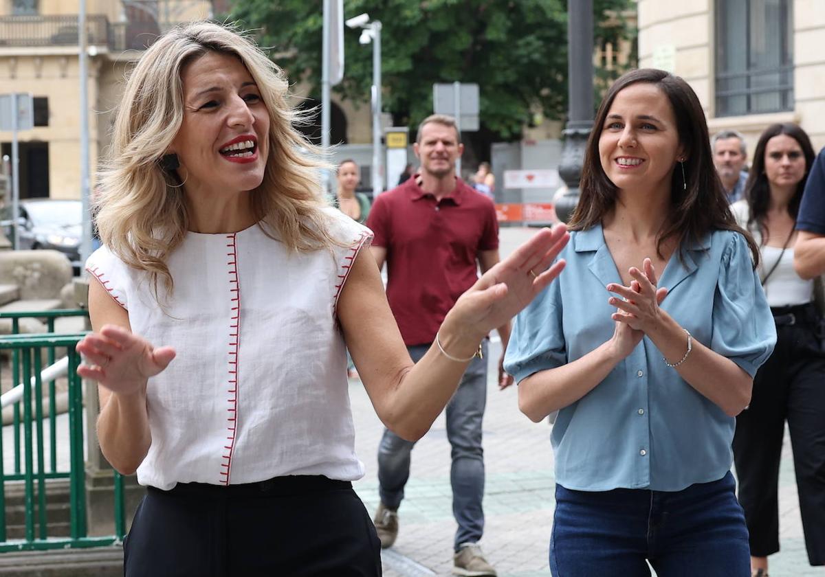 Díaz y Belarra, durante el paseo que han dado juntas por las calles de Pamplona