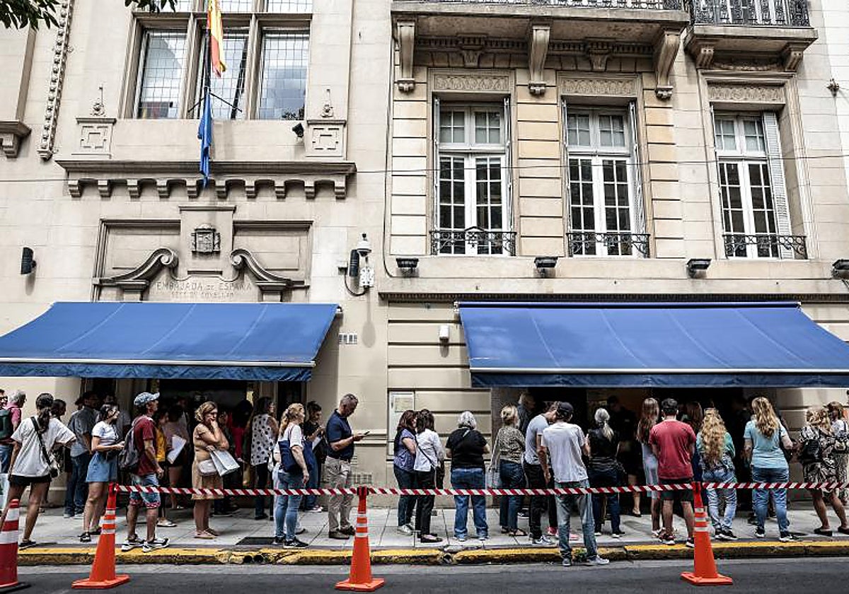 «Nietos» americanos del exilio se movilizan por la nacionalidad española