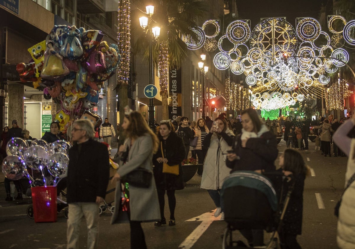 Calles adornada en Vigo, coincidiendo con las celebraciones navidelas