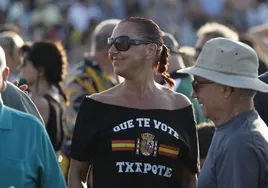 La Junta Electoral prohíbe acudir a votar con camisetas con el lema 'Que te vote Txapote'