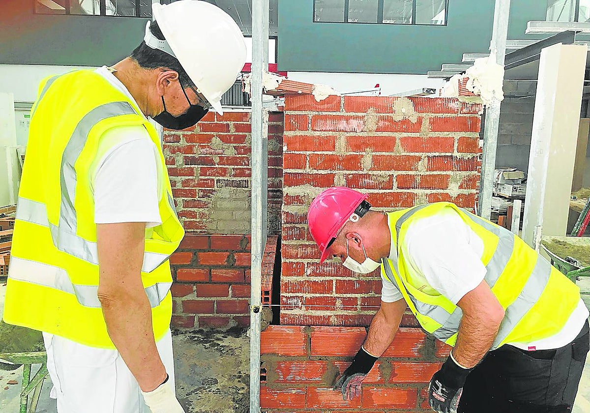 Las personas que asisten a cursos de oficios de la Fundación Laboral de la Construcción bajan un 11 por ciento