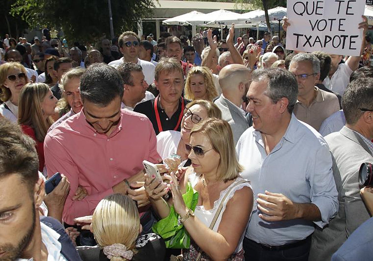 Sánchez, en el mitin de Sevilla de septiembre del año pasado en el que apareció por primera vez la frase