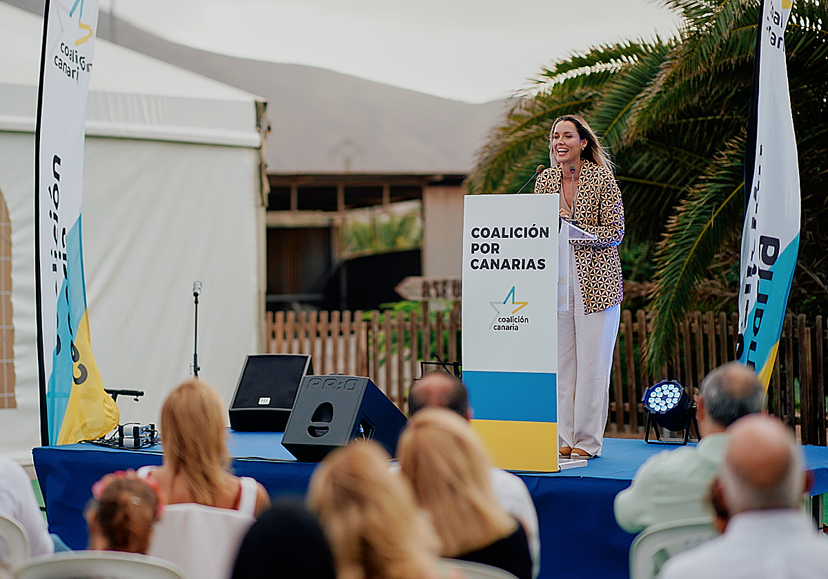 María Fernández en el cierre de campaña de CC