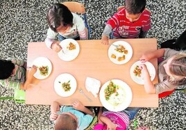 Unos 6.000 alumnos tendrán este verano el servicio de comedor en los centros educativos