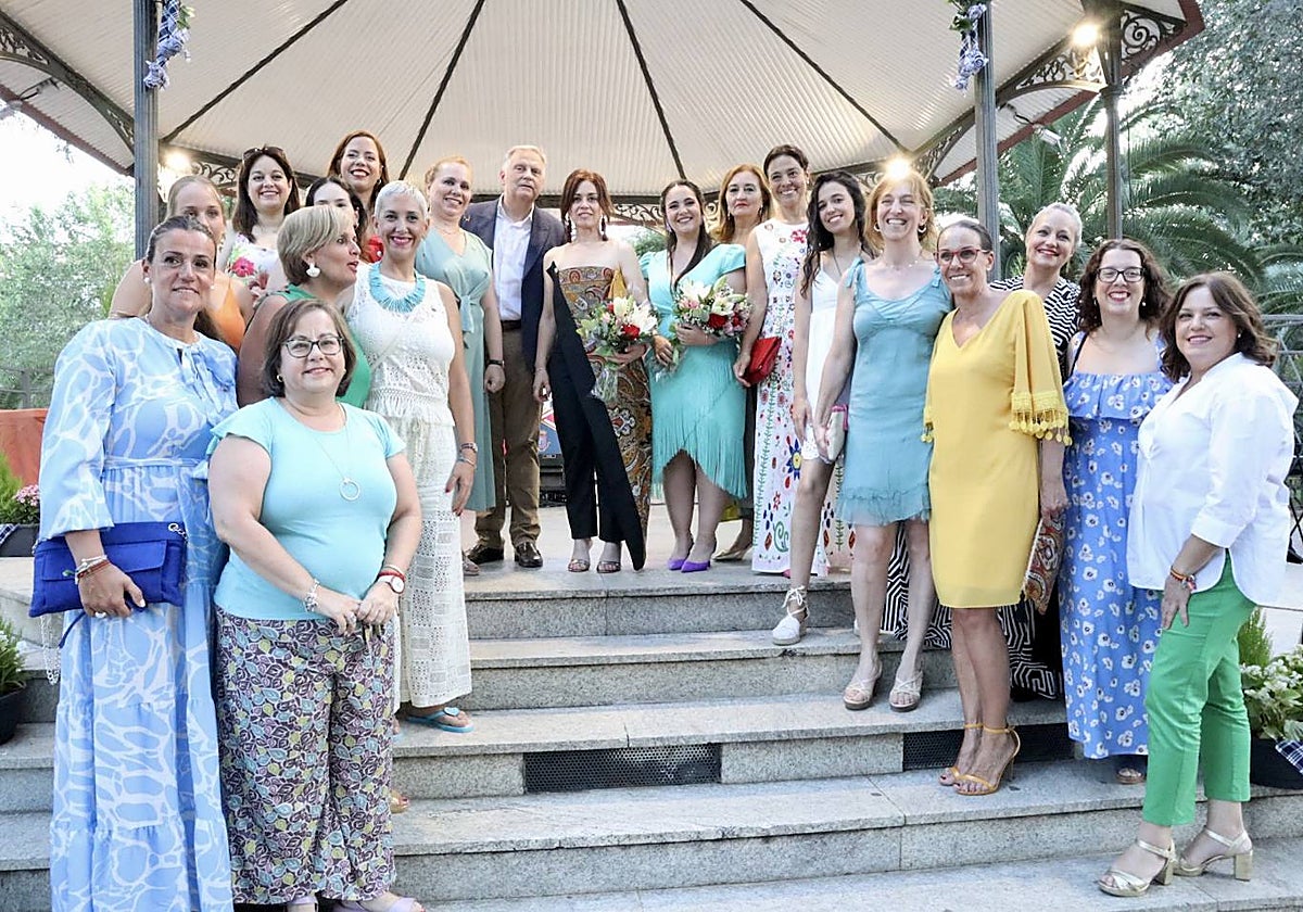 Cañizares y la Dulcinea 2023 junto a miembros del equipo de Gobierno de Ciudad Real