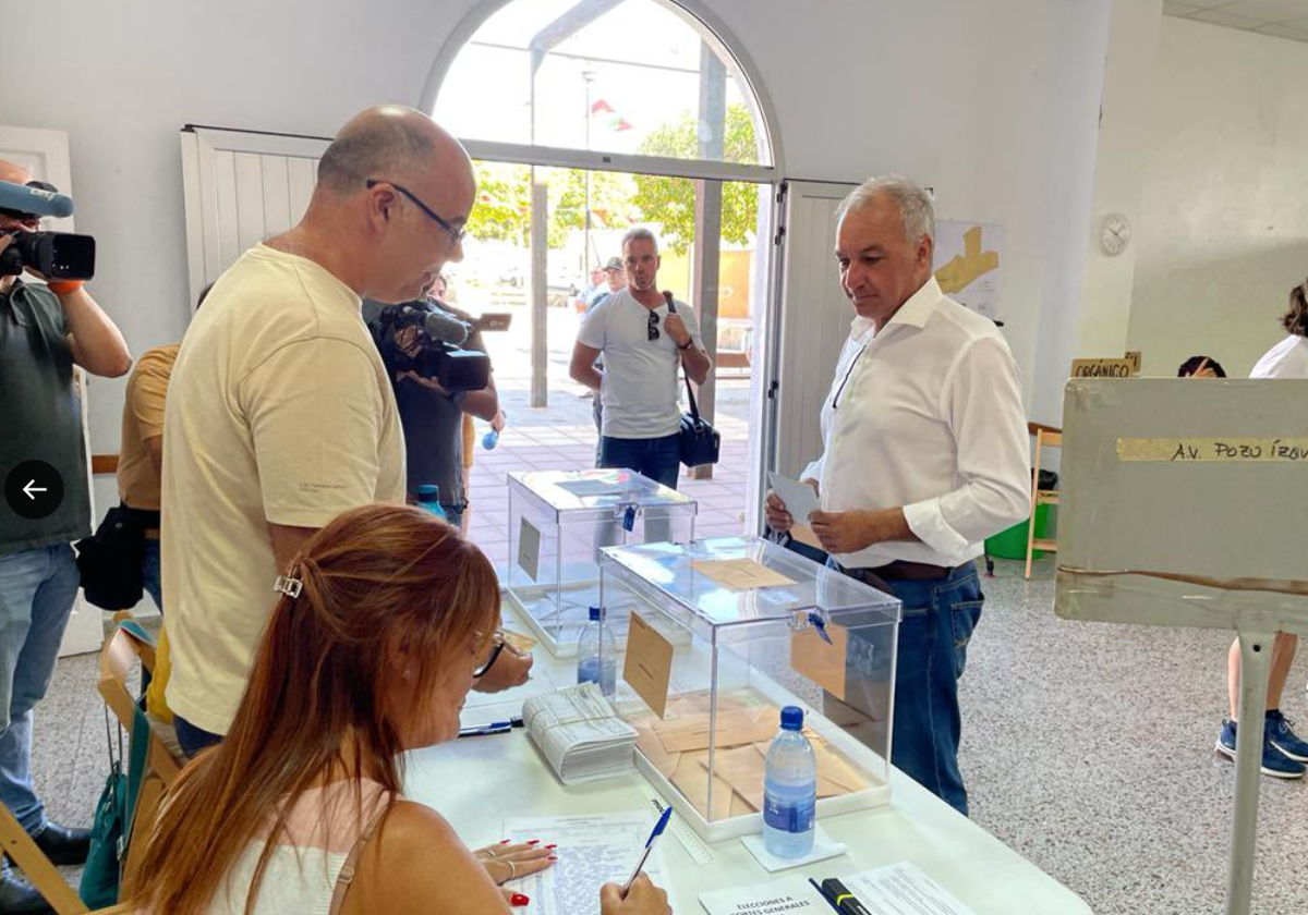 Luis Campos vota en Gran Canaria