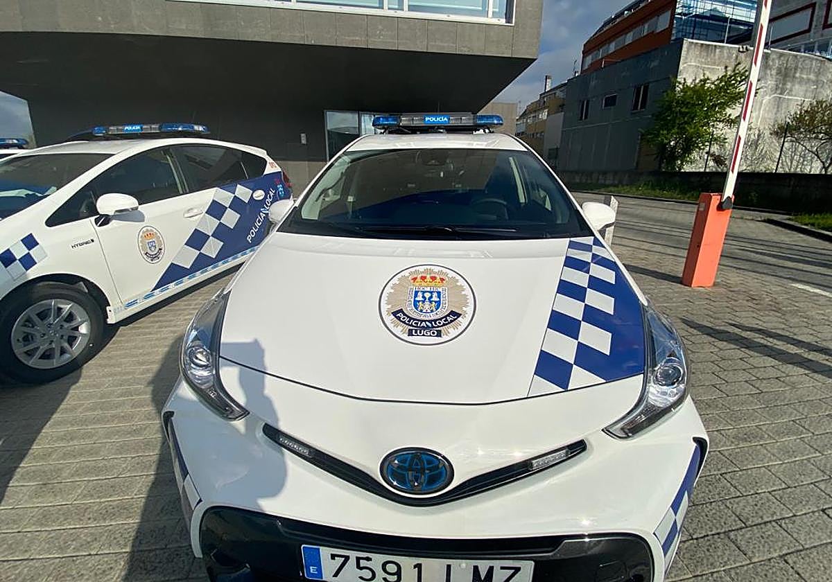 Una imagen de archivo de un coche de la Policía Local de Lugo