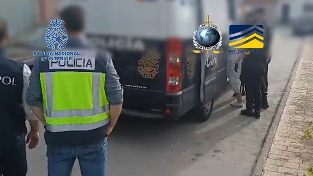 Imagen de la actuación conjunta de la Policía Nacional junto con agentes de Europol e Interpol