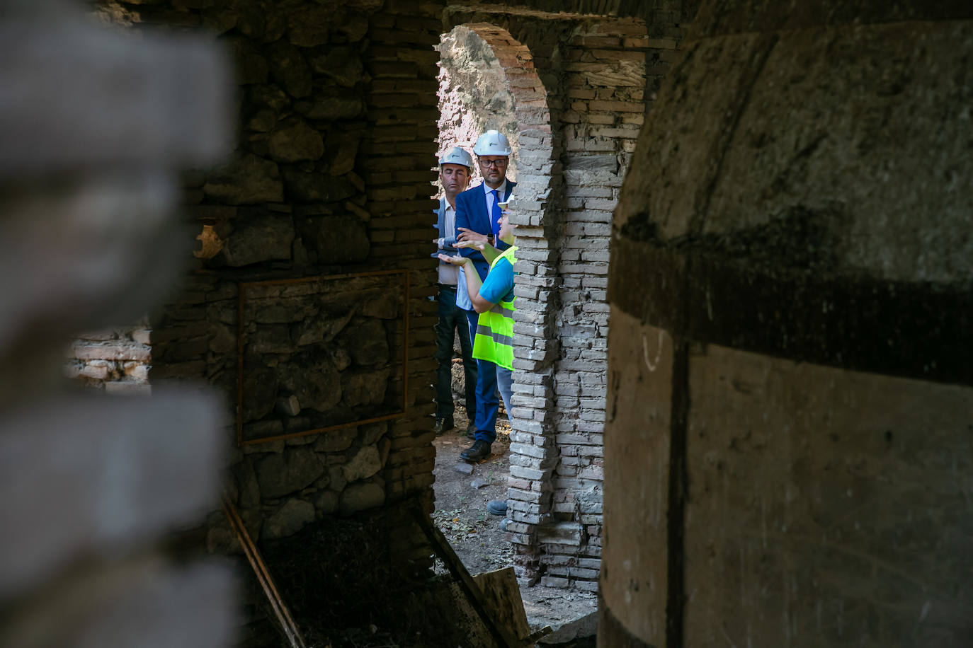 La visita al edificio de hornos de la Escuela de Arte de Toledo, en imágenes