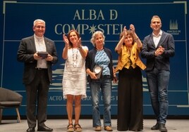 Santiago estrena el cuestionado acto del Alba de Compostela