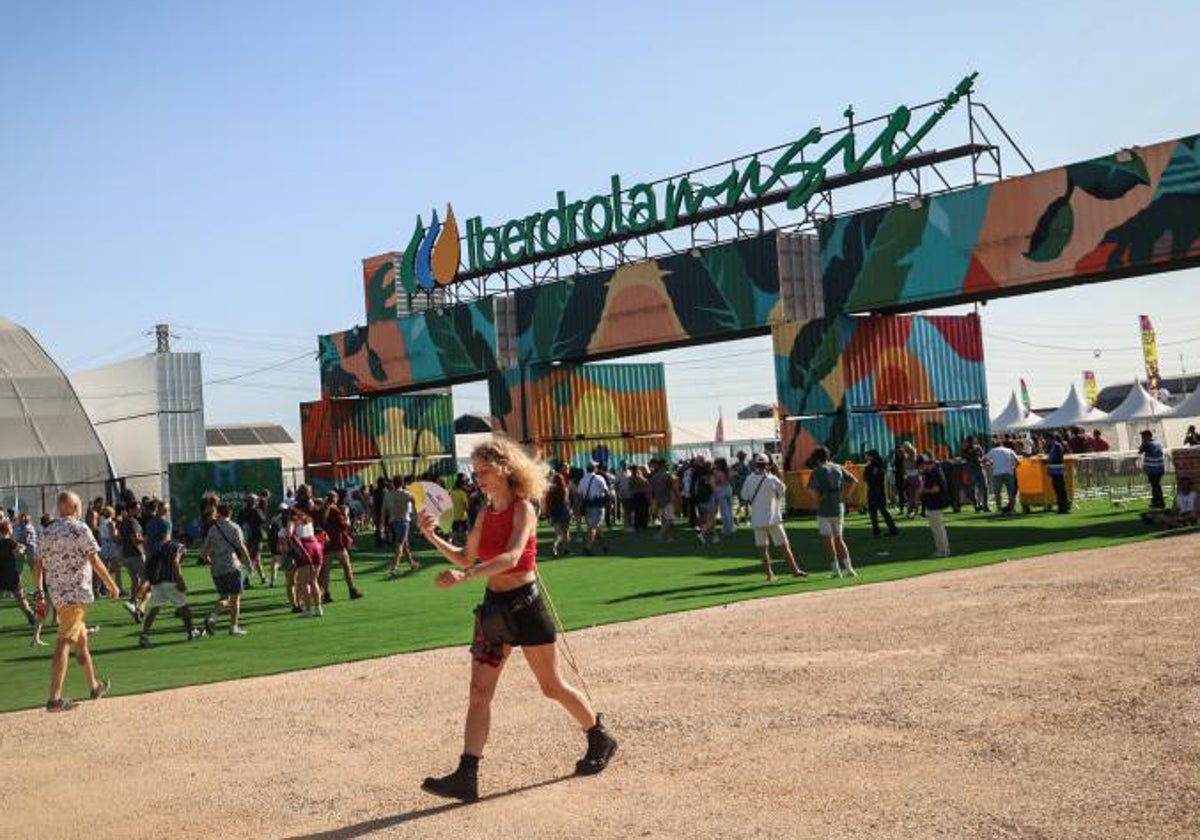 Imagen de la entrada del Iberdrola Music, el recinto donde se iba a celebrar el festival Reggaeton Beach en Madrid