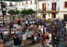 Los vecinos de Valenzuela en Córdoba protestan por la supresión estival de las urgencias sanitarias
