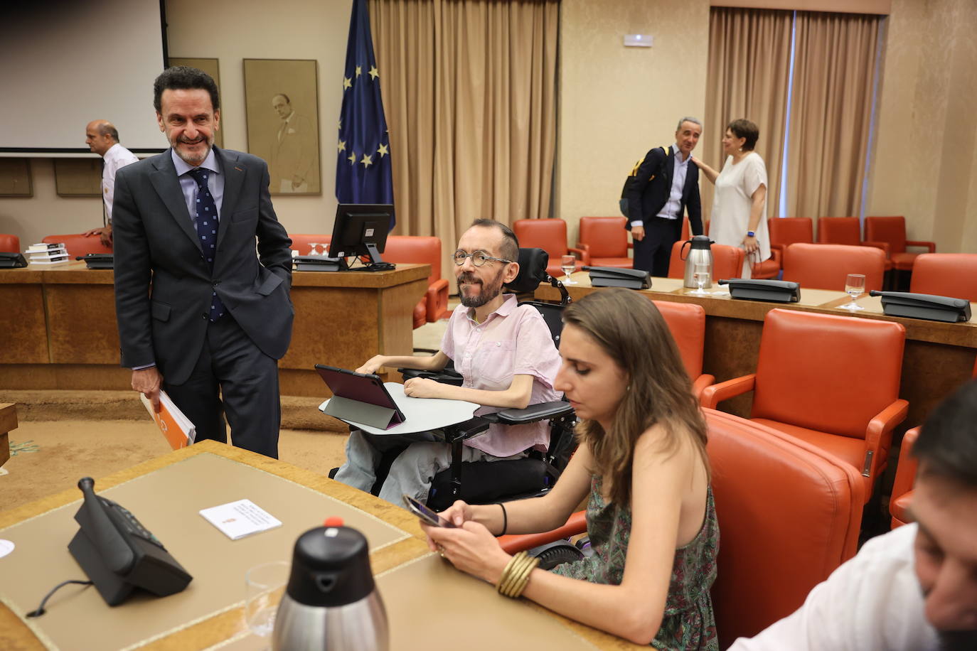 A la izquierda, Edmundo Bal, junto al portavoz de Unidas Podemos en el Congreso, Pablo Echenique