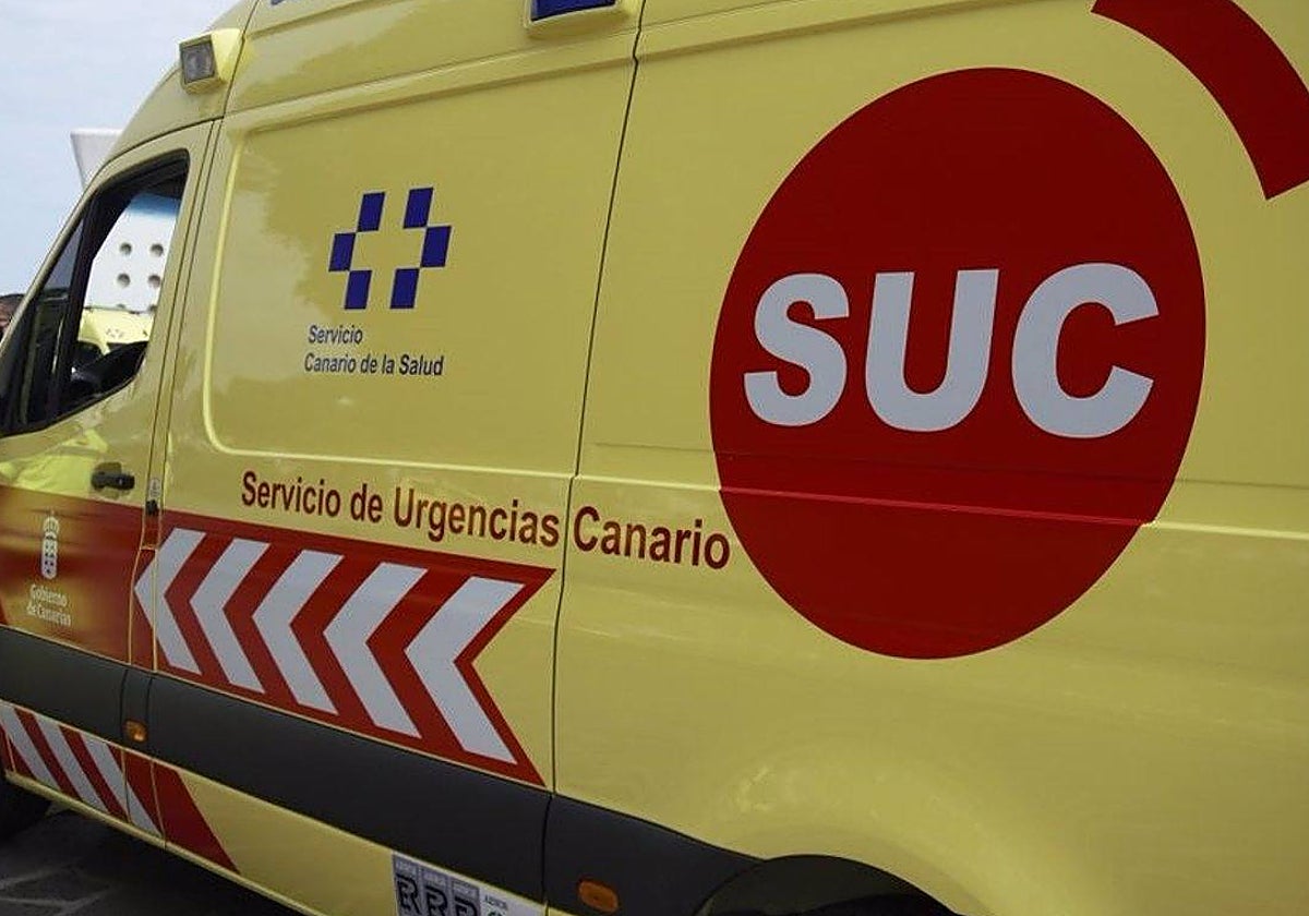 Ambulancia del Servicio de Urgencias Canario en una imagen de archivo