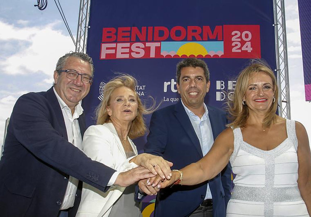 Toni Pérez, la presidenta de RTVE, Elena Sánchez, Carlos  Mazón y la consellera de Turismo, Nuria Montes