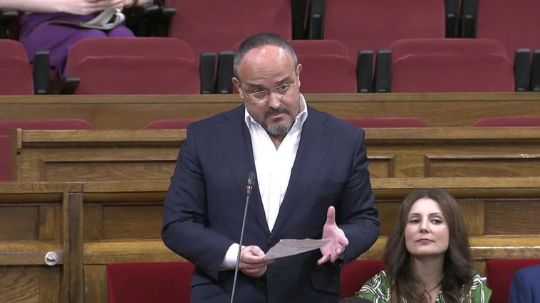 El PP plantea hacer presidente a Illa si el PSOE garantiza la investidura de Feijóo