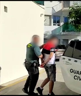 Imagen secundaria 2 - Imágenes de la operación de la Guardia Civil en la operación de esclarecimiento del homicidio