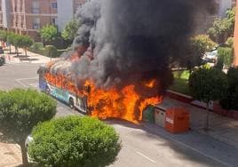 Arde un autobús urbano en Valladolid sin causar heridos