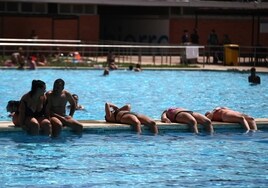 Las piscinas de Madrid dejan atrás la pandemia y recuperan el turno de día completo