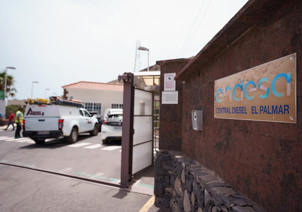 Letrero de la central térmica de El Palmar, origen del fallo eléctrico insular