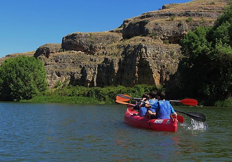La Asociación del Turismo Rural y Activo de Segovia, durante una de sus rutas
