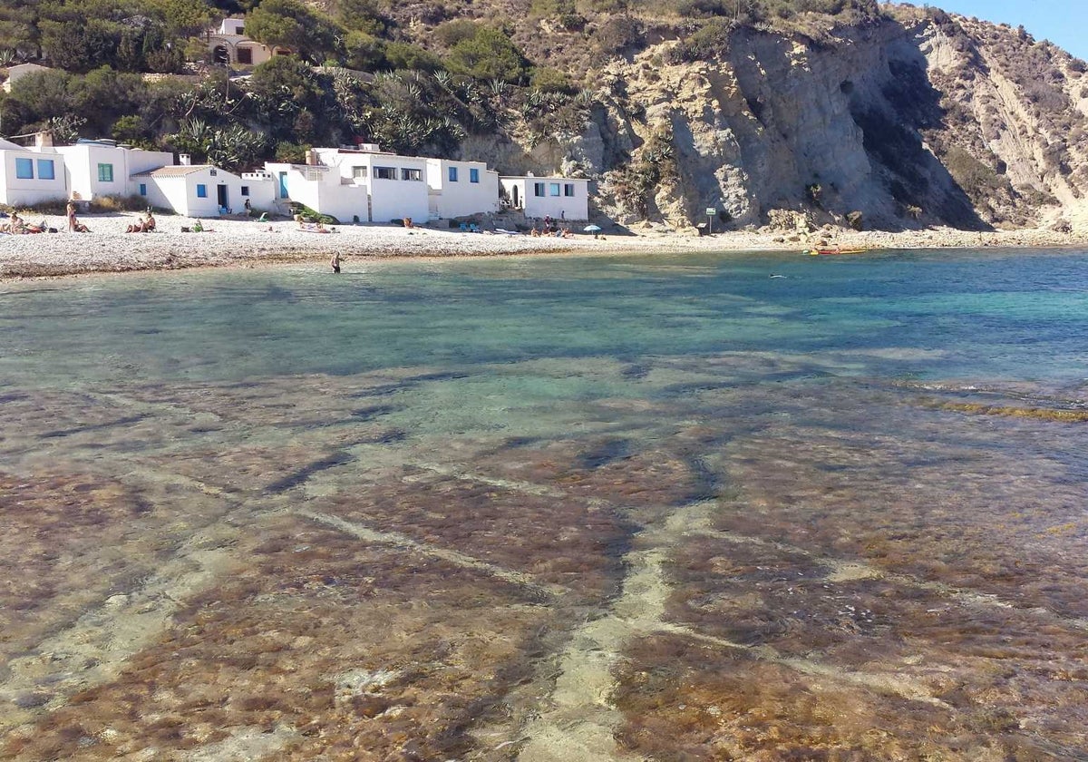 Imagen de archivo tomada en la cala del Portitxol, ubicada en Jávea (Alicante)