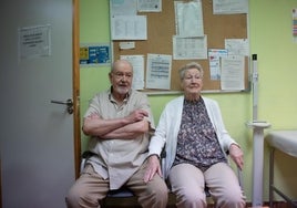 Chequeos periódicos para vigilar la salud de los más mayores: «Hace un mes llegó muy mal y ya casi es independiente»