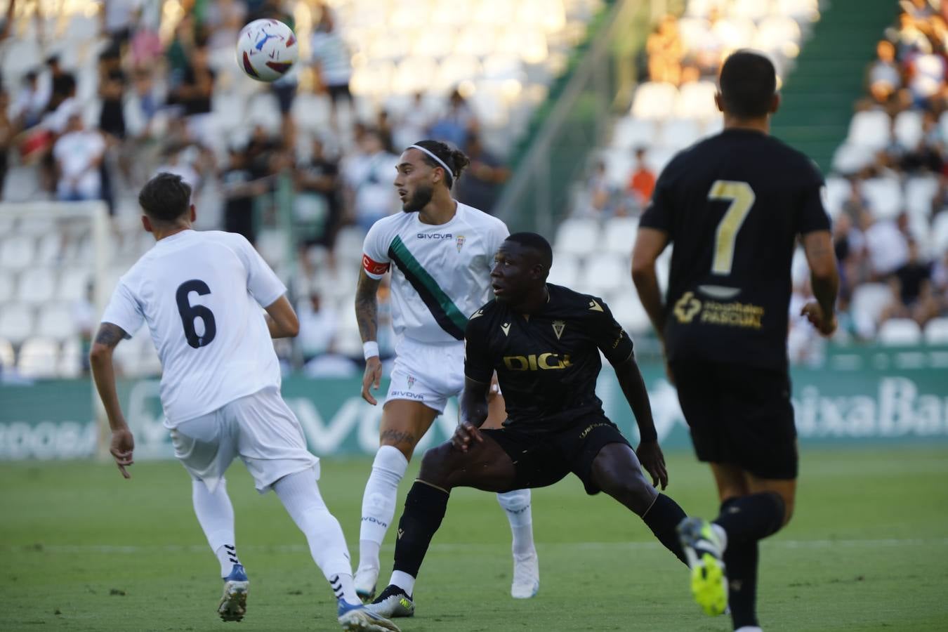 Las mejores imágenes del I Trofeo Puertas de Córdoba, disputado entre el Córdoba CF y el Cádiz CF