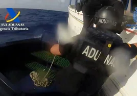 La DEA, abordaje en alta mar y fardos de droga al océano: así ha caído una organización de 'narcopesqueros' en Galicia