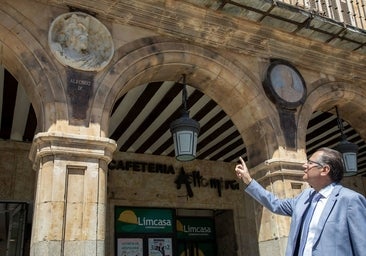 Alfonso IX de León ya 'reina' en la plaza Mayor de Salamanca