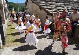 Cientos de personas celebran la tradicional Romería de la Virgen de las Nieves en Las Machorras