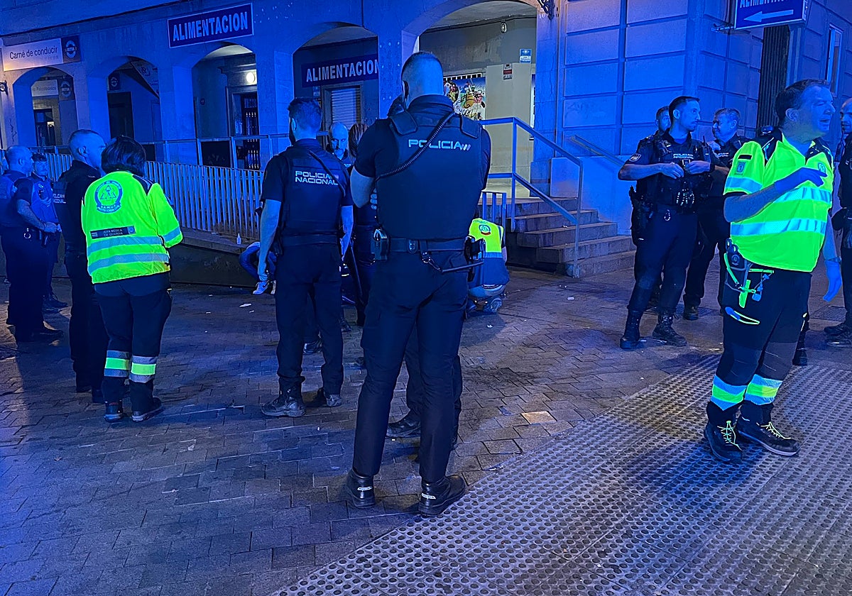 Los servicios de emergencias, en el lugar de la reyerta