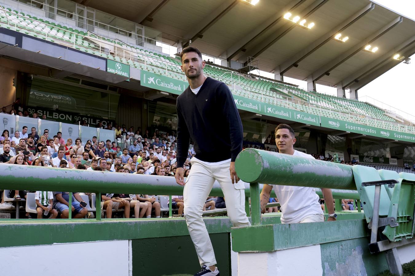 Así son las camisetas y equipaciones del Córdoba CF para la temporada 2023-2024: fotos, diseño y detalles