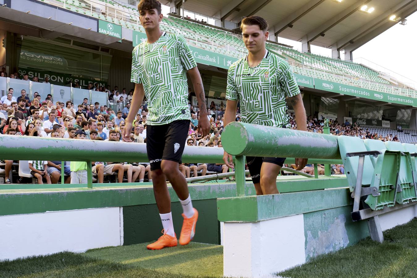 Así son las camisetas y equipaciones del Córdoba CF para la temporada 2023-2024: fotos, diseño y detalles